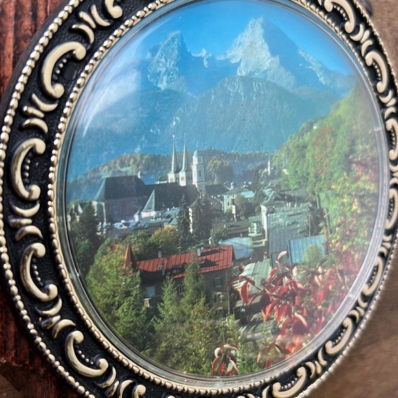 Vintage wooden key shaped wall hanging thermometer Swiss Alps scenery - Picture 15 of 16